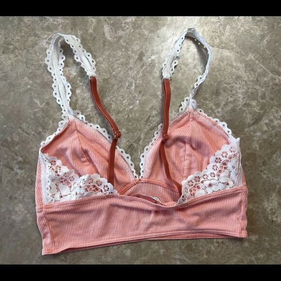𝅺VICTORIA Secret lace trim triangle bralette - Picture 6 of 8